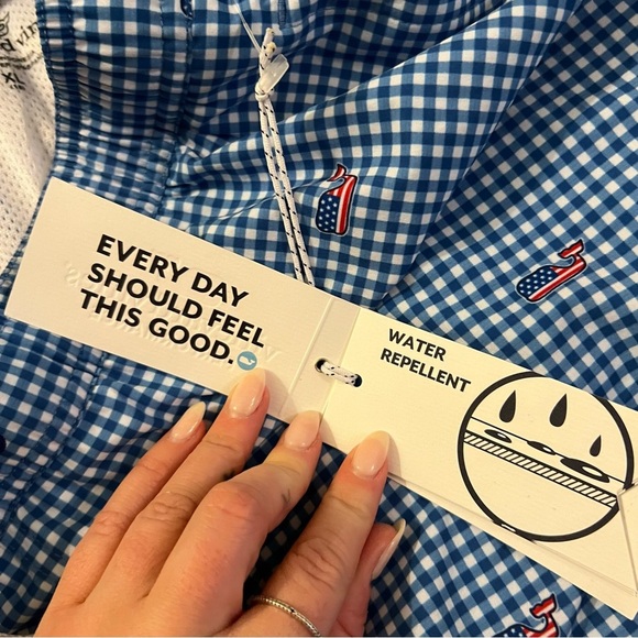 NWT Vineyard Vines Swim Trunks - Picture 5 of 6